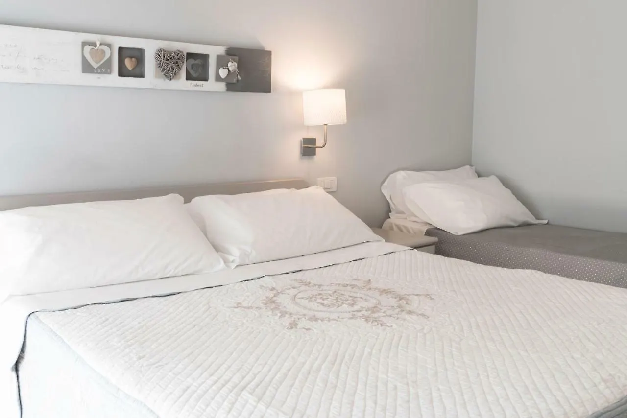 Bed In Bo Saragozza Hotel Bologna 3*,  Italy